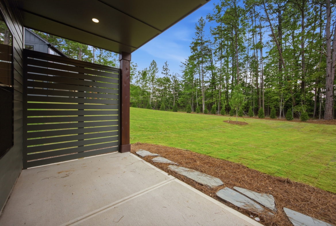 205 Parkdale Dr covered porch