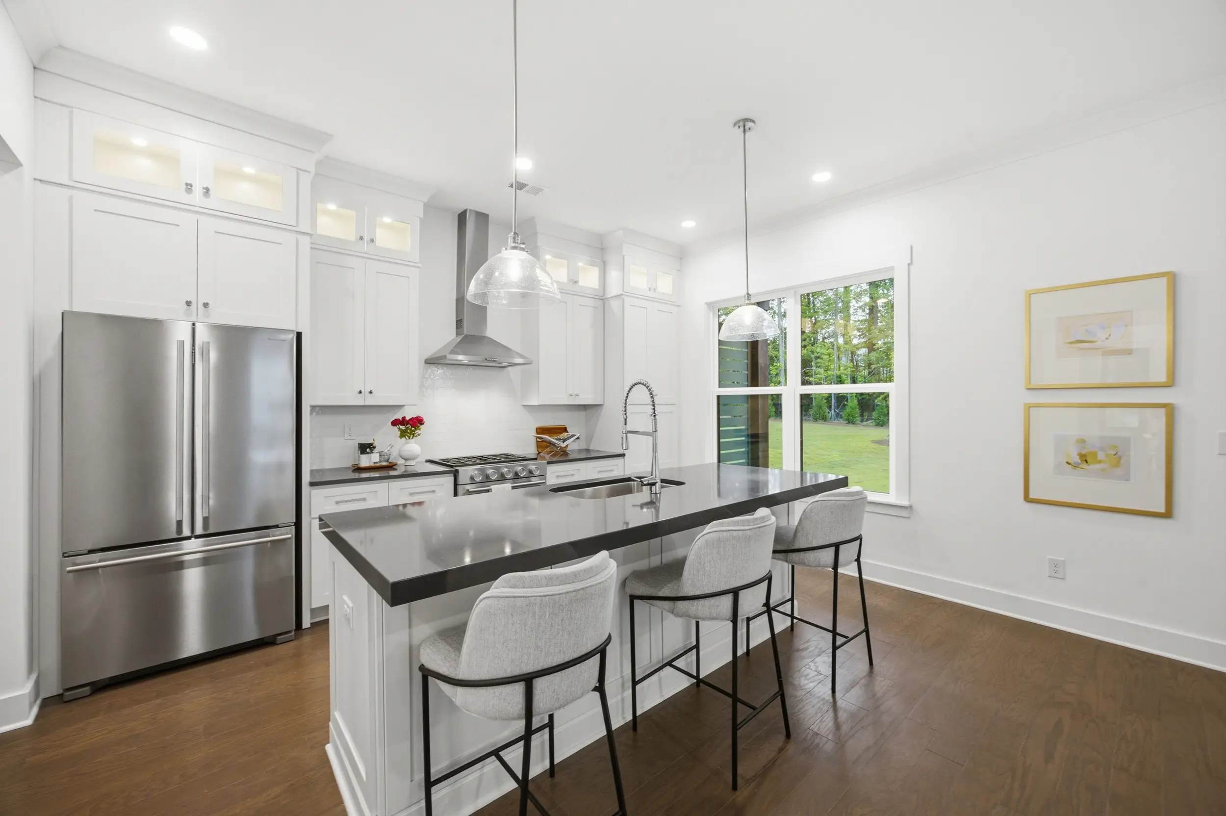 205 Parkdale Dr kitchen