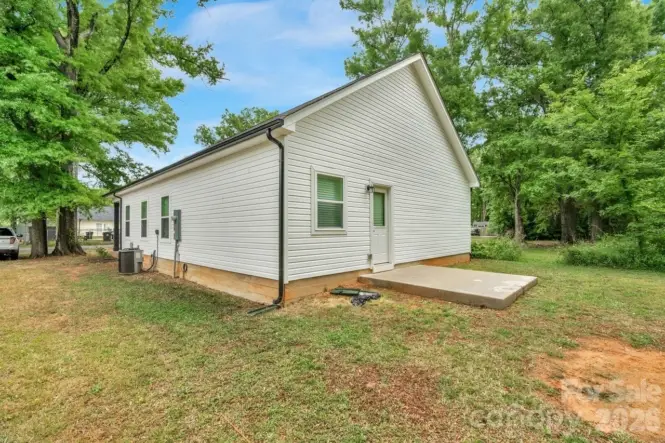 211 Baker Exterior Rear Corner