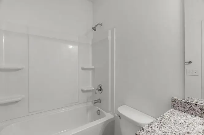 211 Baker shower/bath combo