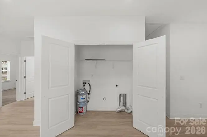 211 Baker laundry closet